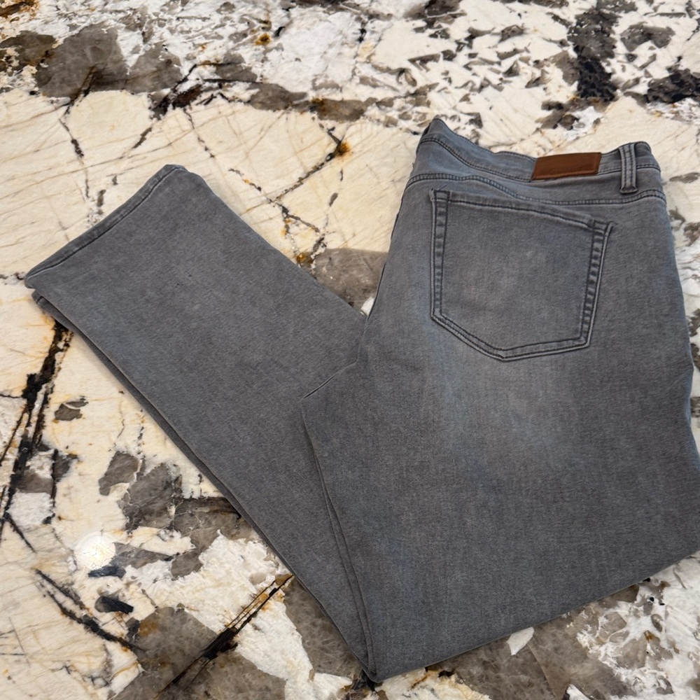 Stylish Slim Fit Gray Jeans for Men